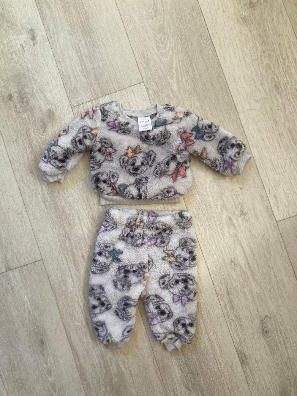 Disney Baby Plush Sweat Suit, Size 3-6 Months